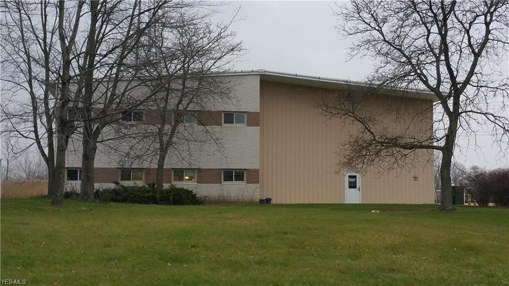 York Alpha: 9621 York Alpha Dr, North Royalton, OH 44133